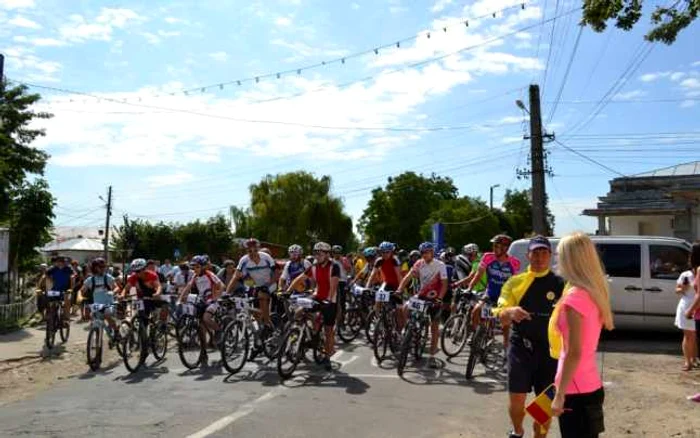 79 de biciclişti s-au aflat la linia de start