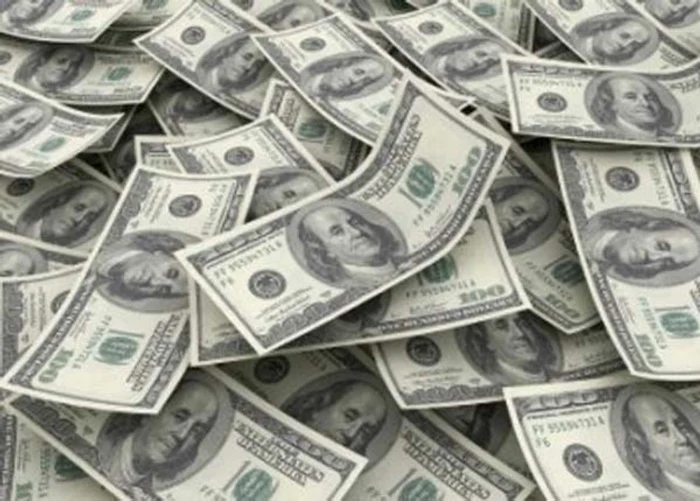 
    În ce valută să păstrăm banii: Lei sau eurofoto: zf.ro  