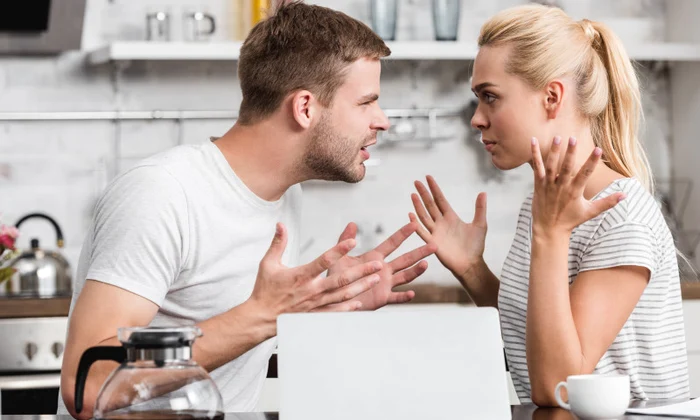 Peștii trec prin clipe tensionate în cuplu