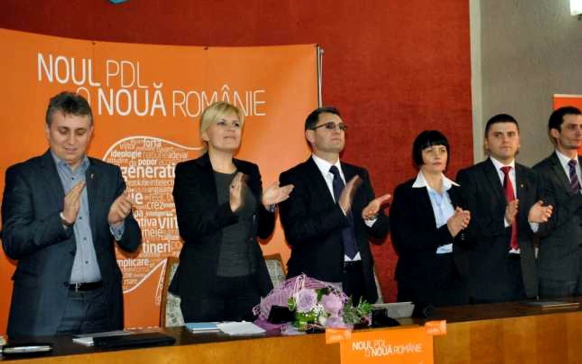 Udrea a sosit la Satu Mare însoţită de fostul ministru Lucian Bode şi de deputatul Gheorghe Tinel