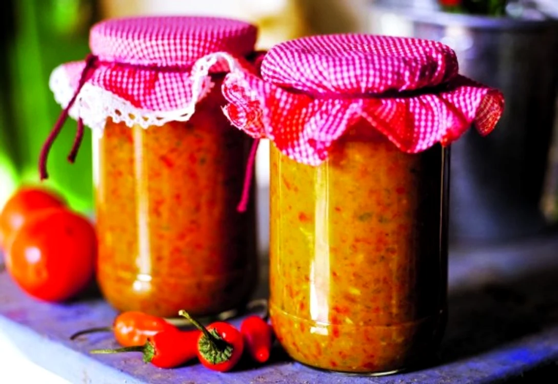 
    Zacusca de vinete este una dintre cele mai bune conserve pe care le-ai putea prepara pentru iarnă.clickpoftabuna.ro  