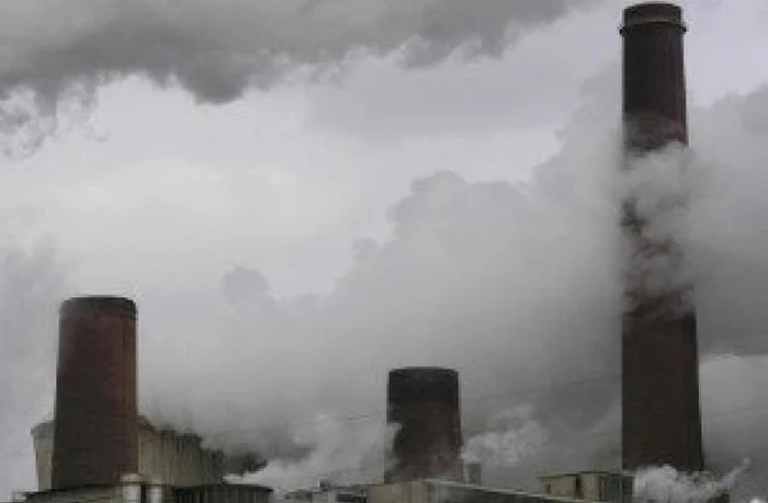 Centralele electrice de termoficare sunt și ele una dintre cele mai mari surse de poluare din București Centralele electrice de termoficare sunt și ele una dintre cele mai mari surse de poluare din București