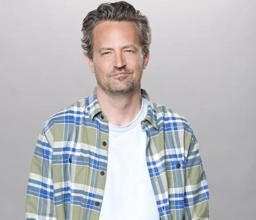 Matthew Perry (46 de ani)