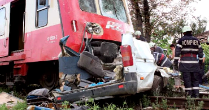 ARR: Şoferul microbuzului, vinovat de accidentul de la Scânteia