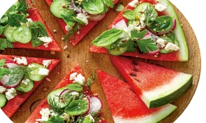 salata de castraveti cu pepene verde jpg
