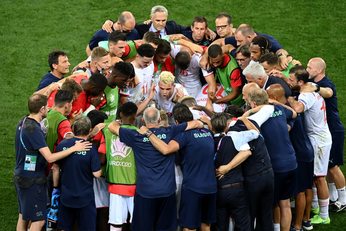 Granit Xhaka le-a ținut un discurs colegilor în pauza dinaintea prelungirilorFoto: Guliver / GettyImages