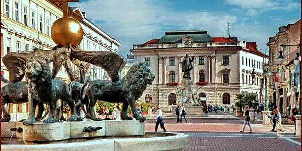 Piaţa Klauzál din Szeged Ungaria FOTO panoramio.com - András Szűts