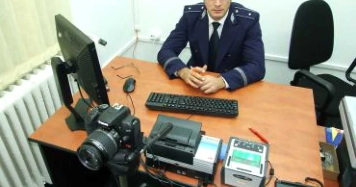 Satu Mare: S-a pus în funcţiune noul echipament pentru eliberarea paşapoartelor