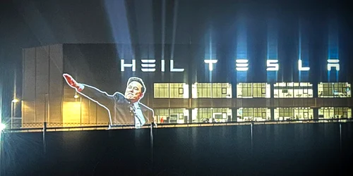 elon musk heil tesla foto X jpg