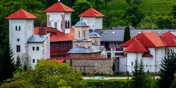 Mănăstirea Arnota Vâlcea Foto FB La pas prin România