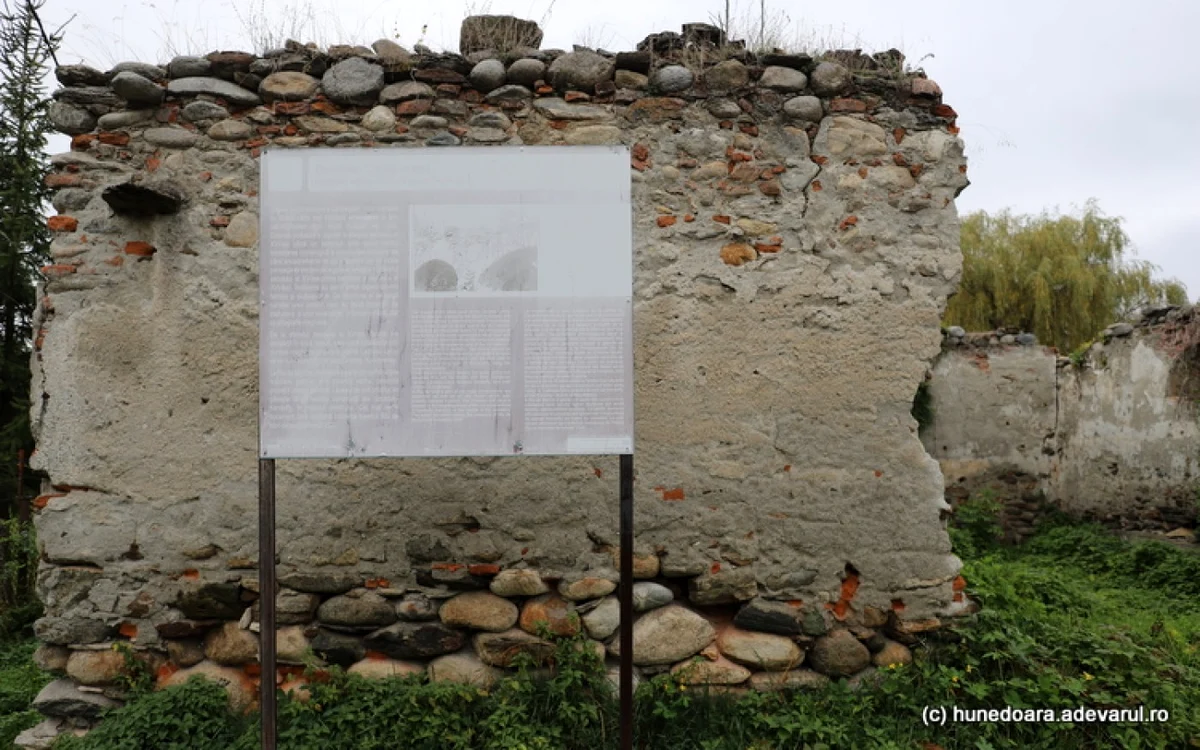 Curtea nobiliară a Cândeştilor, rămasă fără proprietar. ADEVĂRUL
