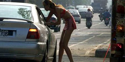 Prostituatele care nu plătesc amenzi vor muncii în folosul comunităţii