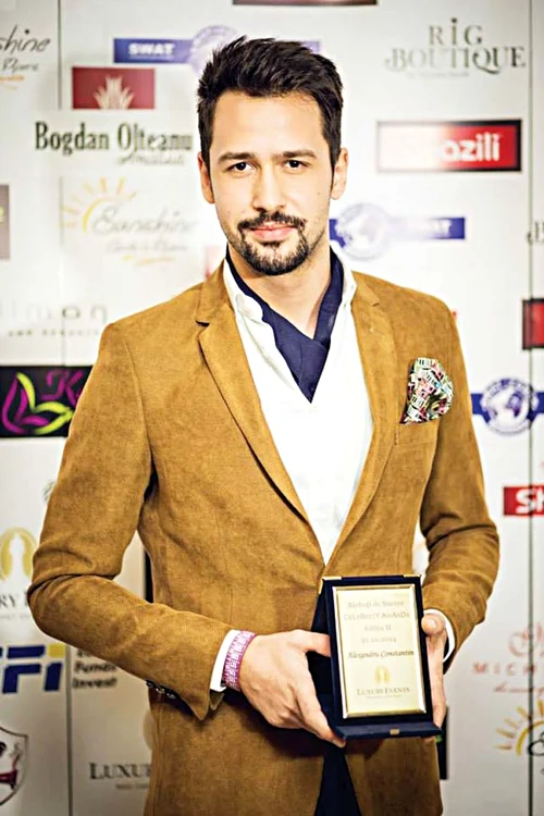 Alexandru Constantin, prezentatorul emisiunii “Click!” (Prima tv), a primit o diplomă pentru activitatea în televiziune