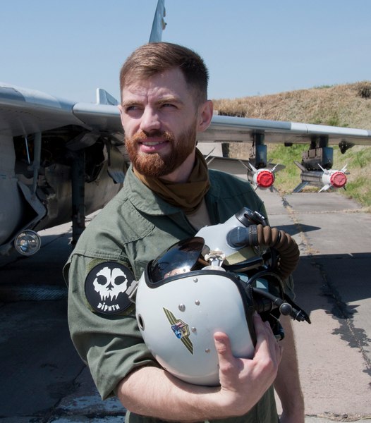 „Juice“, unul dintre cei mai carismatici piloţi ai Ucrainei, înmormântat la Kiev. S-a prăbușit cu avionul la antrenament