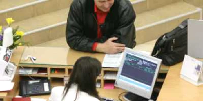 Cu cât se ieftinesc creditele în lei până la finele lui 2009?