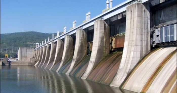 Anul trecut Hidroelectrica se confrunta cu seceta şi forţa majoră. Acum găsesşte cu greu muşterii pentru energia scoasă la vânzare pe OPCOM