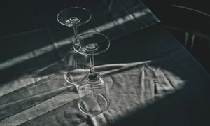 table 5706576 1280 jpg