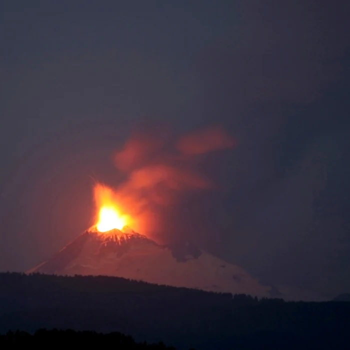 
    Vulcanul Tavurvur din Papaua Noua Guinee a erupt  