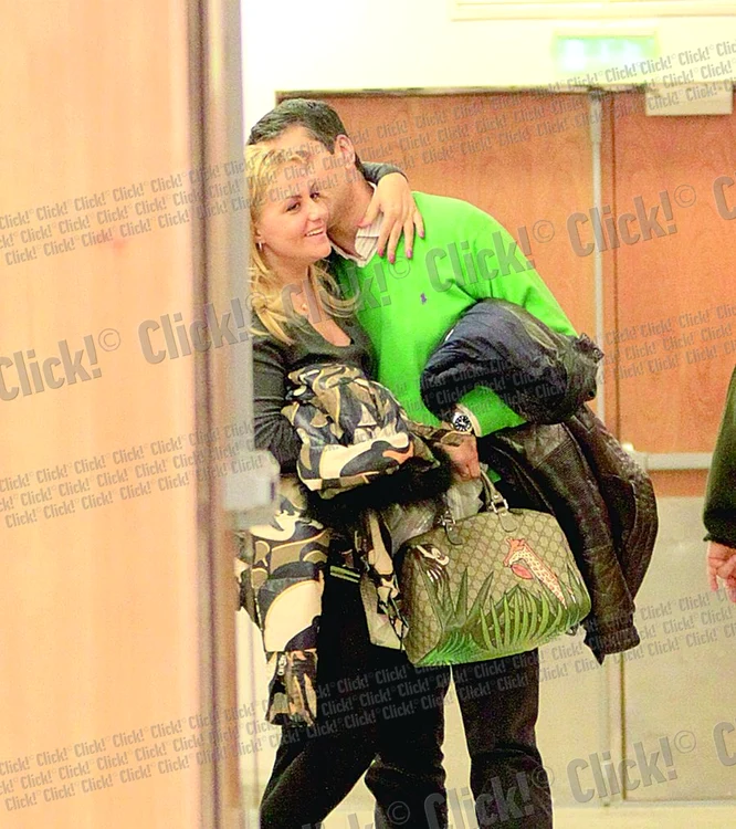 Cristi Brancu a fost cu soţia prin mall