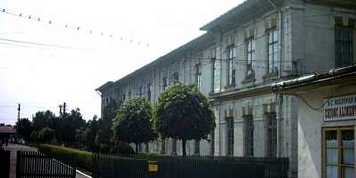 Botoşani: Jafuri pe bandă comise de un minor în câteva minute. Puştiul de 15 ani a furat dintr-un hotel apoi a spart un seif!