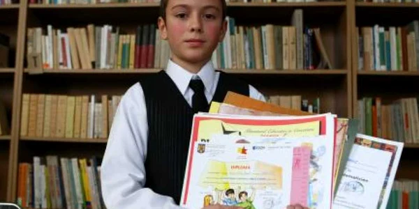 Iulian Noaje munceşte câte multe pentru a deveni un muzician talentat 