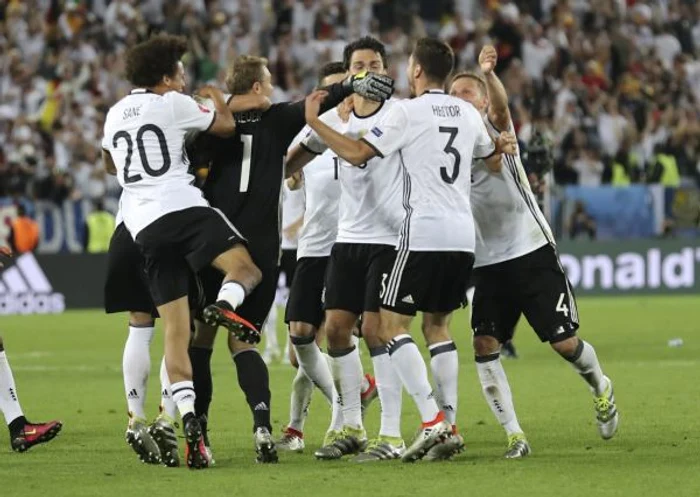 
    Bucuria nemților dupa eliminarea GermanieiFOTO: AP  