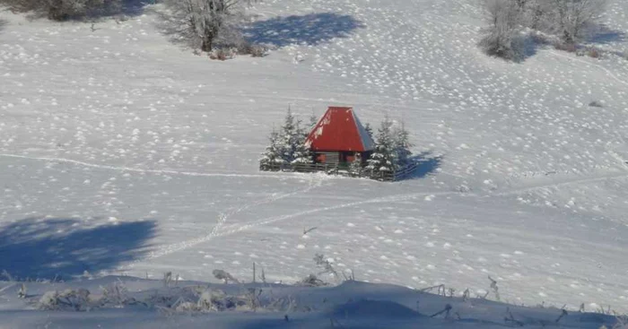 Priviciorul nu există pe hartă, dar este o zonă superbă, în care se ajunge după două ore de mers pe jos