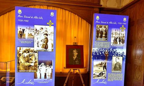 Expoziția „Mihai I – Un secol de istorie”, deschisă în Holul de Onoare al Castelului Pelișor (foto:  Muzeul Național Peleș)