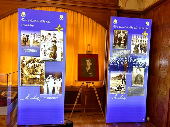 Expoziția „Mihai I – Un secol de istorie”, deschisă în Holul de Onoare al Castelului Pelișor (foto: Muzeul Național Peleș)