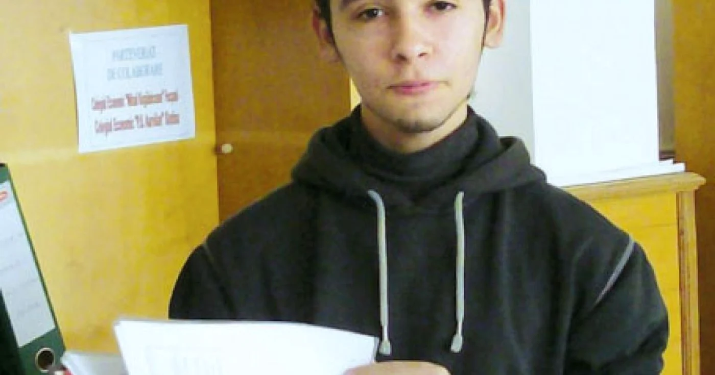 Dinu Iorga „conduce“, la 16 ani, o afacere de comerţ cu mobilă