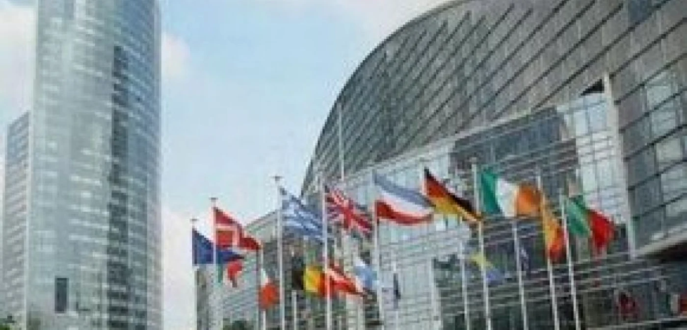 CE: Instabilitatea politică din România ar putea întârzia ieşirea din criză