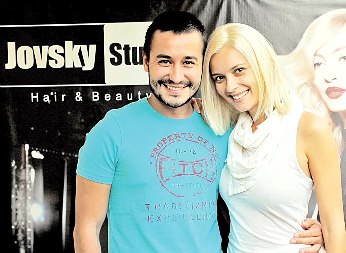 Stilistul Adrian Perjovschi  a schimbat-o radical  pe Diana Dumitrescu