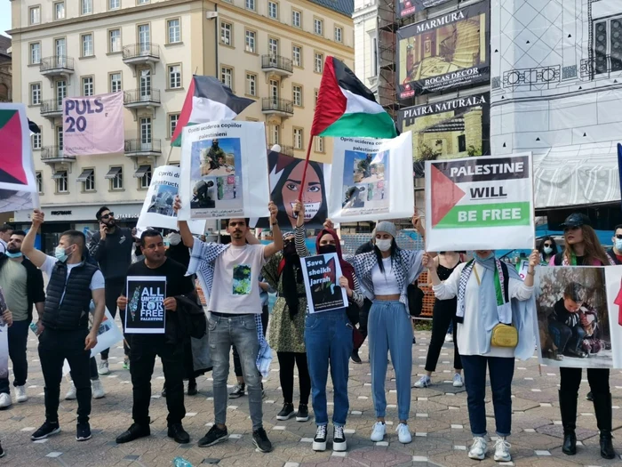 Palestinienii din Timişoara au manifestat în Piaţa Victoriei FOTO Ş.Both