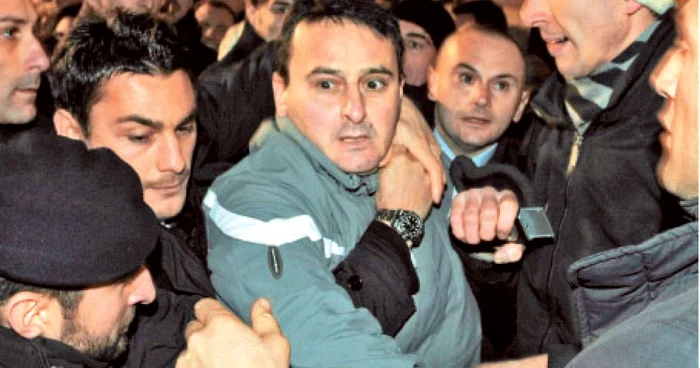 În momentul arestării, Massimo Tartaglia nu a părut că-şi dă seama de gravitatea gestului său 