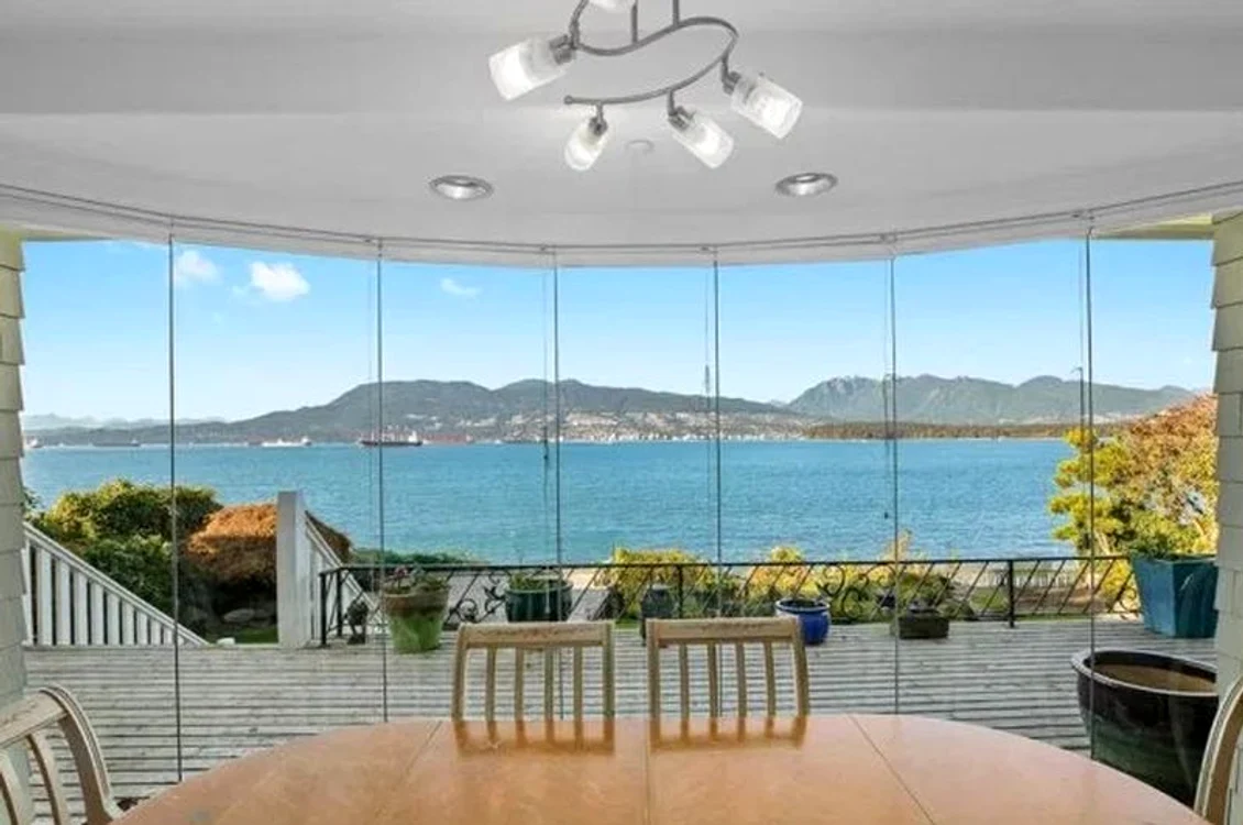 Casa are vedere la ocean