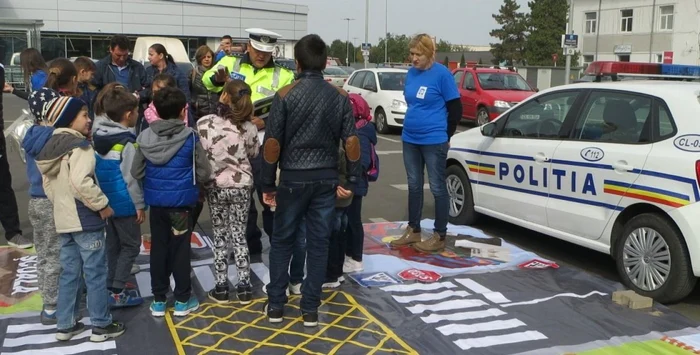 Poliţiştii, la lecţie cu prichindeii FOTO IPJ Călăraşi