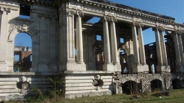 Palatul Cantacuziono, un vis frumos ajuns ruine jpeg