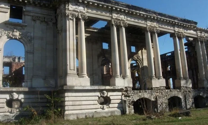Palatul Cantacuziono, un vis frumos ajuns ruine jpeg