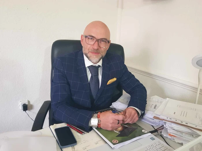 Cunoscutul avocat de pe penal Tudor Oprean va merge prin școli FOTO Claudia Untaru