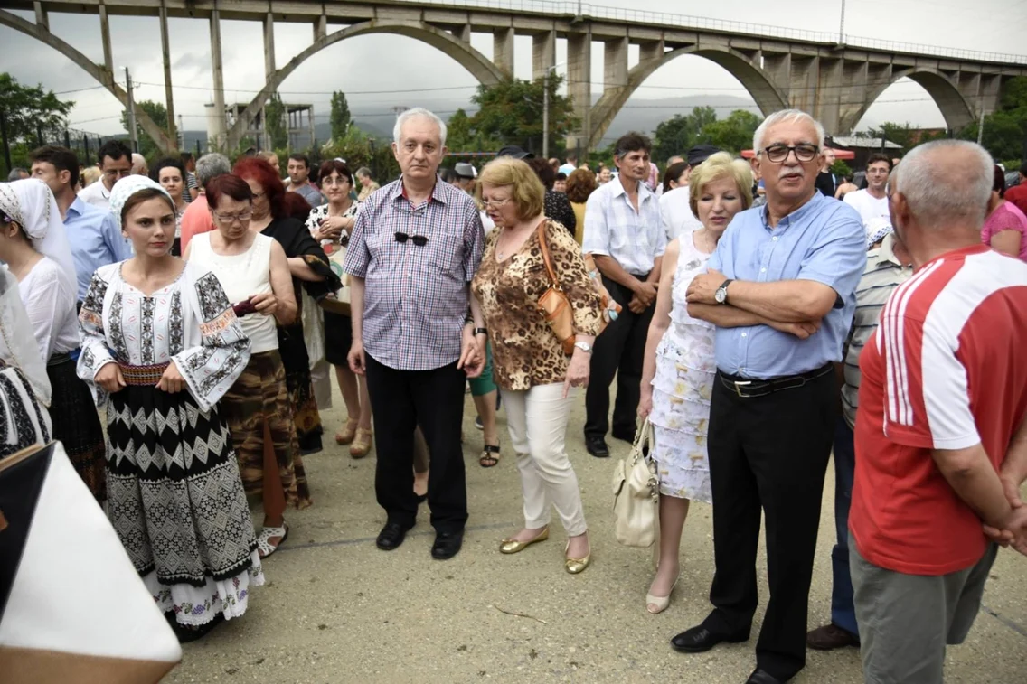 medicul cristian răchitan la nedeie in mehedinti FOTO Alexandra Georgescu