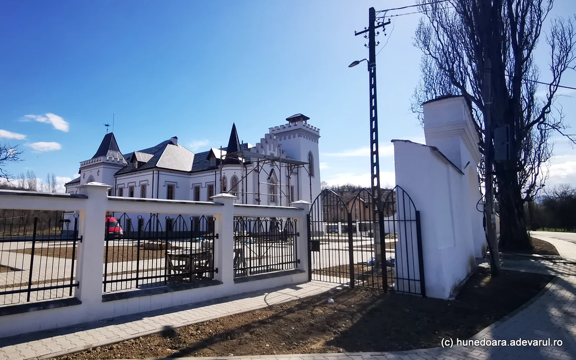 Castelul Nopcsa din Săcel, Hunedoara  Foto Daniel Guță  ADEVĂRUL (28) jpg