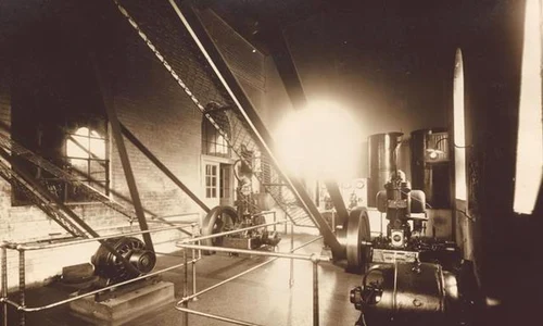 Uzina electrică de la Țesătoria S.A. Pitești, în perioada interbelică (© iMAGO Romaniae)