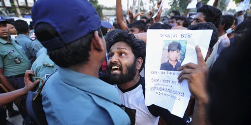cearta cu poltia banglades foto reuters
