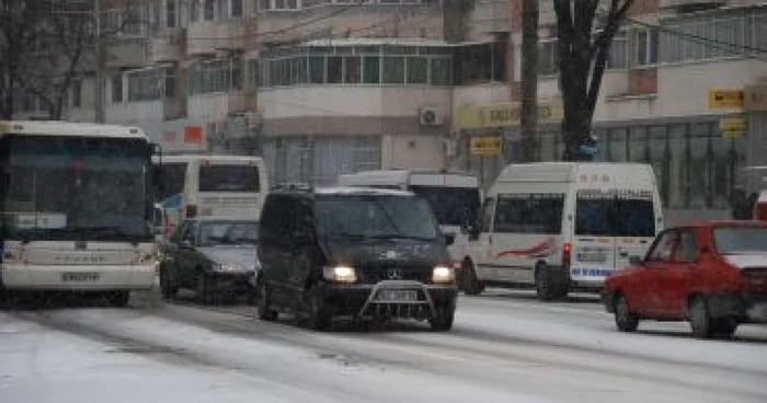 Maşinile de mare tonaj au voie să circule pe un singur drum, foto Ciprian Dragomir