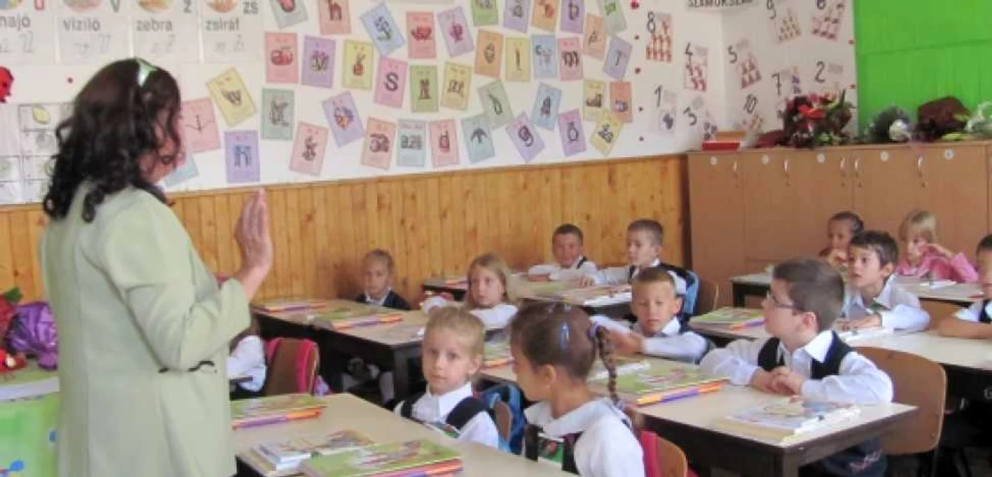 Peste 6.300 de copii au trecut astăzi în clasa I