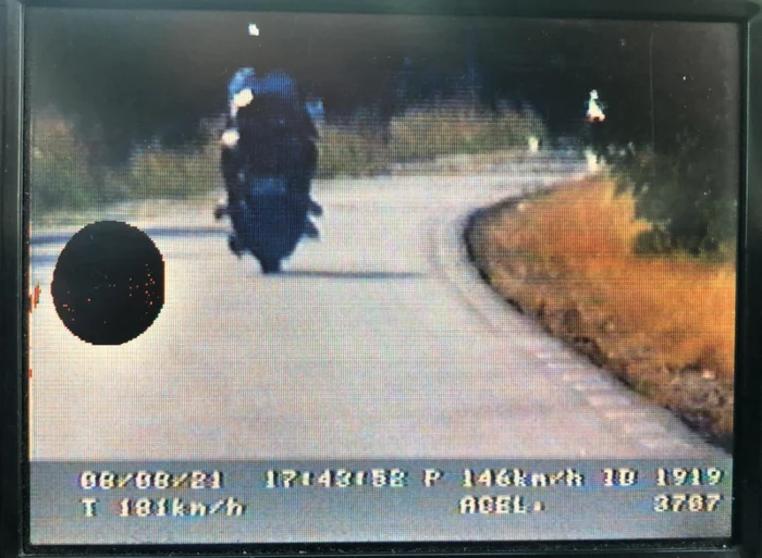 tânăr motociclist surprins rulând cu 181 km la oră