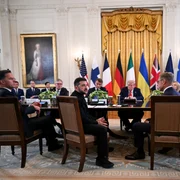FOTO AFP Trump la masă cu liderii europeni