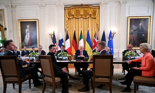 FOTO AFP Trump la masă cu liderii europeni