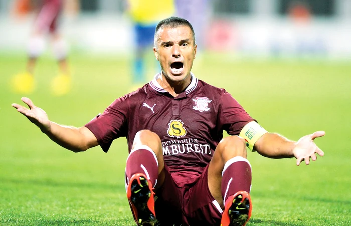 
    Daniel Pancu a jucat 200 de meciuri în tricoul alb-vişiniu, dar e foarte dezamăgit de ce se întâmplă în această perioadă la clubFoto: Mediafax  