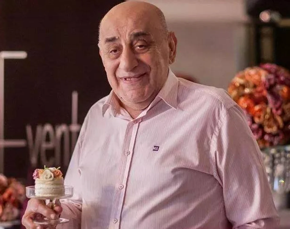 
    Aşa  arăta Viorel Lis în tinereţeFoto: Captură Antena 1  